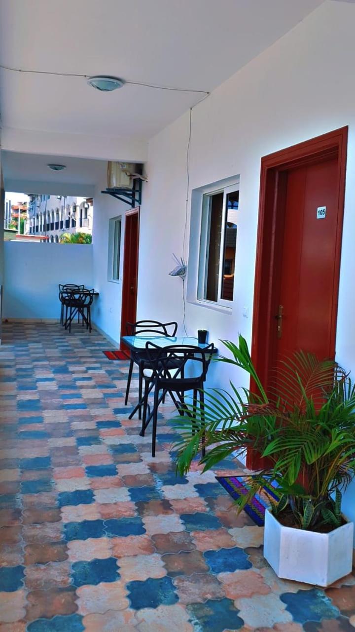 Namaste Hotel & Restaurant 리브르빌 외부 사진